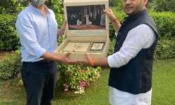 पूर्व PM शास्त्री के पौत्र ने थामा RLD का दामन-ली पार्टी की सदस्यता पूर्व PM शास्त्री के पौत्र ने थामा RLD का दामन-ली पार्टी की सदस्यता