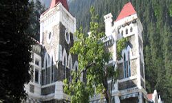 पर्यटकों की भीड़ पर लगाम लगाने के लिये कारगर कदम उठाये सरकार: हाईकोर्ट