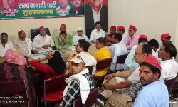 मुलायम सिंह के स्वास्थ्य लाभ के लिए कराया महामृत्युंजय यज्ञ और दुआ मुलायम सिंह के स्वास्थ्य लाभ के लिए कराया महामृत्युंजय यज्ञ और दुआ