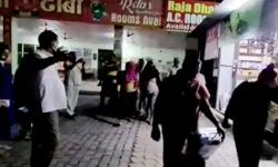 ढाबों पर रेड-उड़न दस्ते ने 12 कॉलगर्ल और जुआरी पकडे