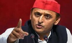 BJP कार्यकर्ता की तरह काम करने वाले अधिकारियों को नहीं बख्शेंगे-अखिलेश