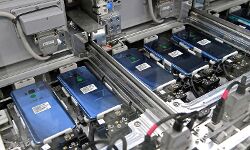 मोबाइल फोन निर्माण का हब बनने की राह पर -UP मोबाइल फोन निर्माण का हब बनने की राह पर -UP