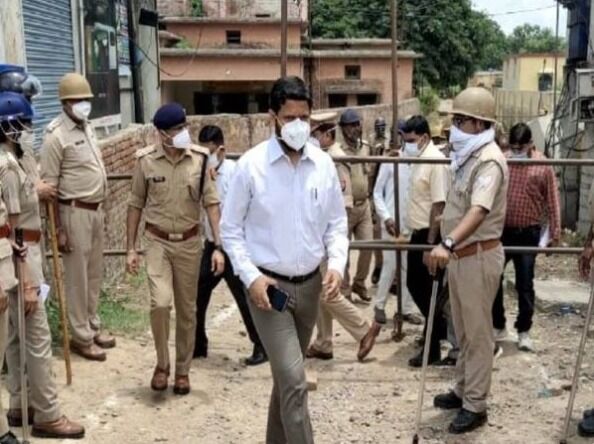 ब्लॉक प्रमुख चुनाव-मतगणना में खुद को हारता देख मतपत्र गटक गया BJP प्रत्याशी ब्लॉक प्रमुख चुनाव-मतगणना में खुद को हारता देख मतपत्र गटक गया BJP प्रत्याशी
