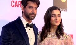 ऋतिक और आलिया को लेकर इंशाअल्लाह बनायेंगे भंसाली ऋतिक और आलिया को लेकर इंशाअल्लाह बनायेंगे भंसाली