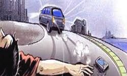 बस के रौंदने से बाइक सवार दो महिलाओं सहित तीन की मौत - बच्चा घायल बस के रौंदने से बाइक सवार दो महिलाओं सहित तीन की मौत - बच्चा घायल