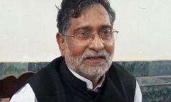 UP विधानसभा में विपक्ष के नेता ने मोदी पर किया हमला UP विधानसभा में विपक्ष के नेता ने मोदी पर किया हमला