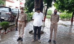 अश्लील टिप्पणी करने वाला वांछित आरोपी गिरफ्तार अश्लील टिप्पणी करने वाला वांछित आरोपी गिरफ्तार