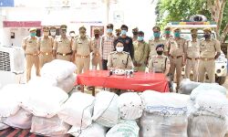 करोड़ों की स्मैक सहित पकड़े तीन शातिर आरोपी करोड़ों की स्मैक सहित पकड़े तीन शातिर आरोपी