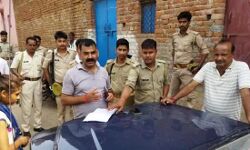 कुल्हाड़ी के वार से पड़ोसी के किए टुकड़े टुकड़े-बाद में पहुंच गया थाने