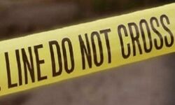 तेज रफ्तार ट्रक ने यात्रियों को रौंदा-तीन की मौत तेज रफ्तार ट्रक ने यात्रियों को रौंदा-तीन की मौत