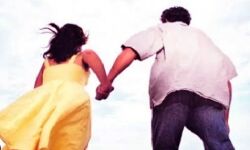 नाना के घर आई प्रेम दीवानी नगदी और जेवरात समेटकर प्रेमी संग फरार नाना के घर आई प्रेम दीवानी नगदी और जेवरात समेटकर प्रेमी संग फरार