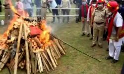 नशे को लगाई आग-सीएम ने फूंक दी 20 करोड़ की हेरोइन नशे को लगाई आग-सीएम ने फूंक दी 20 करोड़ की हेरोइन