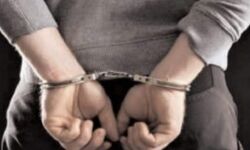 1 लाख 32 हजार रिश्वत के साथ IRS अधिकारी गिरफ्तार