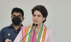 प्रियंका ने भी रसोई गैस कीमत पर सरकार को घेरा