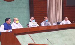 सरकार ने कहा हर मुद्दे पर चर्चा को तैयार, विपक्ष ने की घेरने की तैयारी सरकार ने कहा हर मुद्दे पर चर्चा को तैयार, विपक्ष ने की घेरने की तैयारी