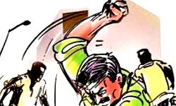 दंपत्ती करने गए थे शिकायत- दबंगों ने की पिटाई- महिला की हुई मौत दंपत्ती करने गए थे शिकायत- दबंगों ने की पिटाई- महिला की हुई मौत