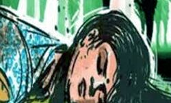 चरित्र संदेह में पत्नी की पीट पीटकर हत्या