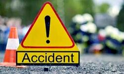 कार-कंटेनर से टकराई, 2 की मौत 2 घायल
