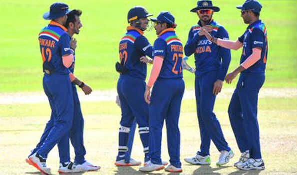 श्रीलंका ने भारत को 276 रन का दिया लक्ष्य