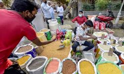 बढी स्टॉक लिमिट-जमाखोरी के चलते 10 प्रतिशत महंगी हो सकती है दालें