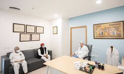 अखिलेश पहुंचे मेदांता, ली आजम के स्वास्थ्य की जानकारी अखिलेश पहुंचे मेदांता, ली आजम के स्वास्थ्य की जानकारी