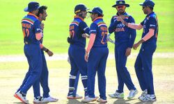 श्रीलंका ने भारत को 276 रन का दिया लक्ष्य