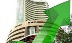 शेयर बाजार में शुरुआती तेजी -सेंसेक्स 450 अंक से ज्यादा चढ़ा शेयर बाजार में शुरुआती तेजी -सेंसेक्स 450 अंक से ज्यादा चढ़ा