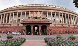 लोकसभा की कार्यवाही दो बार स्थगित लोकसभा की कार्यवाही दो बार स्थगित