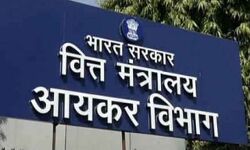 मीडिया हाउसों पर छापे-विपक्ष में उबाल-संसद में हुई गूंज-आप का प्रदर्शन