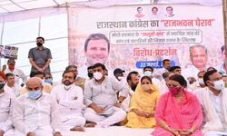 अपने ही मंत्रियों की जासूसी करा रहे थे मोदी-शाह-डाेटासरा अपने ही मंत्रियों की जासूसी करा रहे थे मोदी-शाह-डाेटासरा