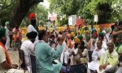 जंतर-मंतर पर किसान संसद का आयोजन जंतर-मंतर पर किसान संसद का आयोजन