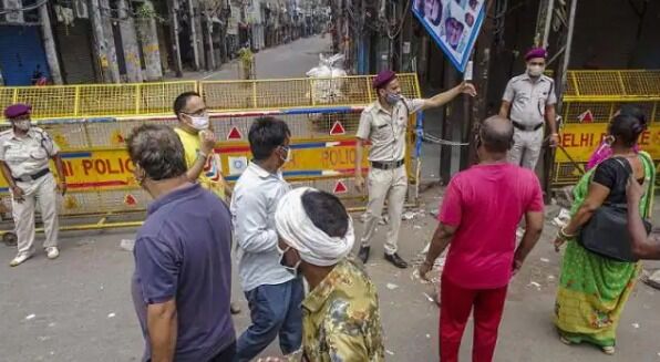 कोविड-19 नियमों के उल्लंघन पर तिलक नगर में बाजार बंद