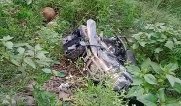 भीषण सड़क हादसा- कार ने मारी दो बाइक के टक्कर- हुई 5 लोगों की मौत