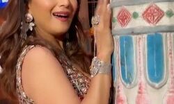 धक-धक गर्ल माधुरी ने आइये मेहरबां पर किया डांस -देखे वीडियो धक-धक गर्ल माधुरी ने आइये मेहरबां पर किया डांस -देखे वीडियो