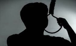 दो पत्नियों की किचकिच से परेशान पति ने फांसी लगाकर दी जान दो पत्नियों की किचकिच से परेशान पति ने फांसी लगाकर दी जान