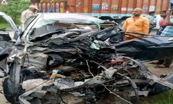 कंटेनर से भिड़ी तेज रफ्तार कार दो सगी बहनों की मौत-दो गंभीर कंटेनर से भिड़ी तेज रफ्तार कार दो सगी बहनों की मौत-दो गंभीर