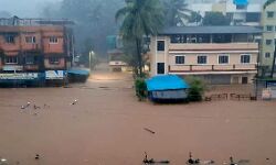 भारी बारिश के कारण हाई अलर्ट जारी भारी बारिश के कारण हाई अलर्ट जारी
