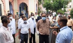 कोरोना संकट -जिला अस्पताल की तैयारियों का मण्डलायुक्त ने लिया जाय़जा कोरोना संकट -जिला अस्पताल की तैयारियों का मण्डलायुक्त ने लिया जाय़जा