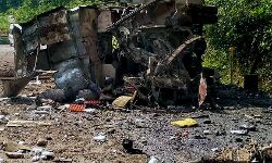 नक्सलियों ने 4 वाहनों को फूंका