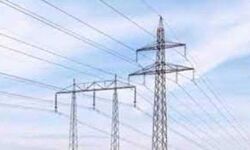 हाईटेंशन लाइन की चपेट में आने से 3 लोगों की मौत -3 गंभीर हाईटेंशन लाइन की चपेट में आने से 3 लोगों की मौत -3 गंभीर