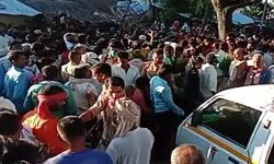 एक साथ जली पांच चिताएं तो आंखों से झर झर बह निकले आंसू एक साथ जली पांच चिताएं तो आंखों से झर झर बह निकले आंसू