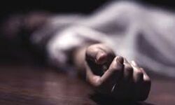 छत से गिरने के कारण मकान मालिक की मृत्यु