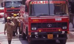 महाराष्ट्र सदन में आग का कहर-दमकल की 4 गाड़ियों ने पाया काबू महाराष्ट्र सदन में आग का कहर-दमकल की 4 गाड़ियों ने पाया काबू