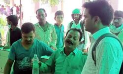 दिनदहाड़े अंडे विक्रेता को गोलियों से भूना-मची भगदड़