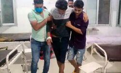 बीयर पीने की सजा-2 दिन तक पिटाई-चौकी इंचार्ज समेत तीन सस्पेंड बीयर पीने की सजा-2 दिन तक पिटाई-चौकी इंचार्ज समेत तीन सस्पेंड