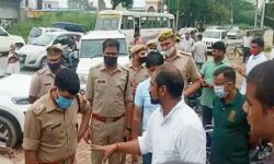 दिनदहाड़े पुलिस चौकी से चंद कदम दूर तेल कारोबारी से 15 लाख की लूट दिनदहाड़े पुलिस चौकी से चंद कदम दूर तेल कारोबारी से 15 लाख की लूट