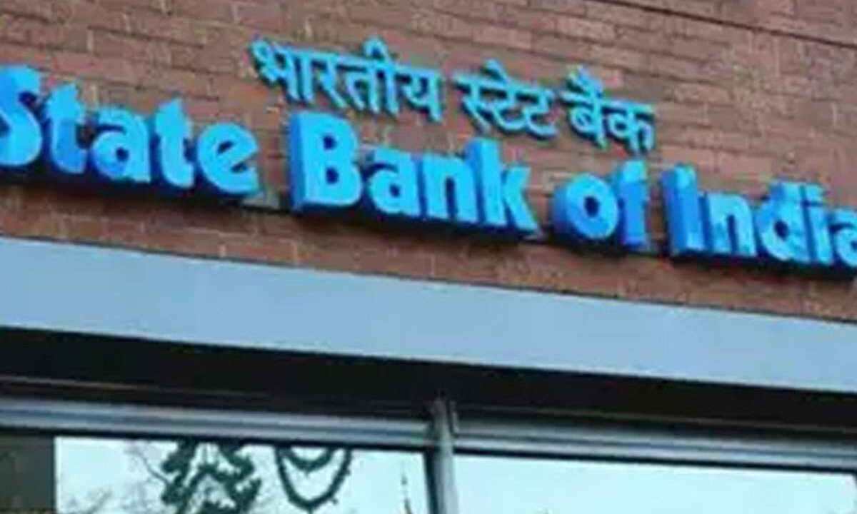 स्टेट बैंक के प्रबंधक ने खातों से किया लाखों का गबन स्टेट बैंक के प्रबंधक ने खातों से किया लाखों का गबन