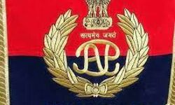 पुलिस पर बिजली के खंभे उखाड़ने और कांग्रेस नेता के साथ मारपीट का आरोप पुलिस पर बिजली के खंभे उखाड़ने और कांग्रेस नेता के साथ मारपीट का आरोप