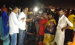 दो बच्चों की संदिग्ध मौत-विरोध में पथराव-चौकी इंचार्ज घायल