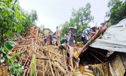 बाढ़ और भूस्खलन -6 रोहिंग्या सहित 8 की मौत